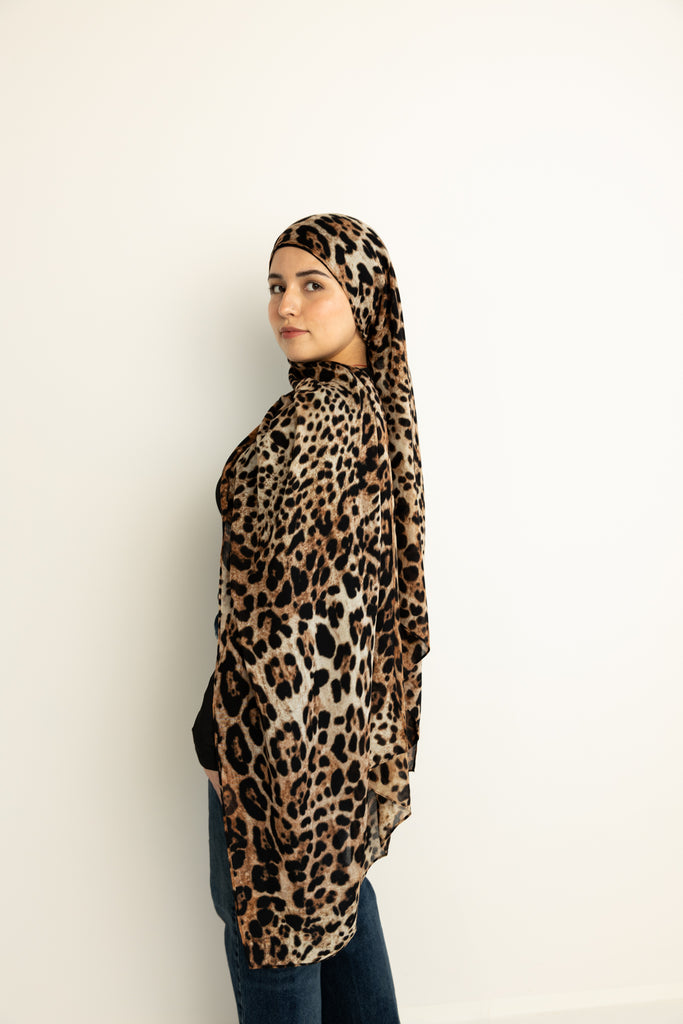 the Classic Leopard hijab modal cheetah print in standard size
