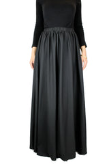 high waisted skirt in black with pockets