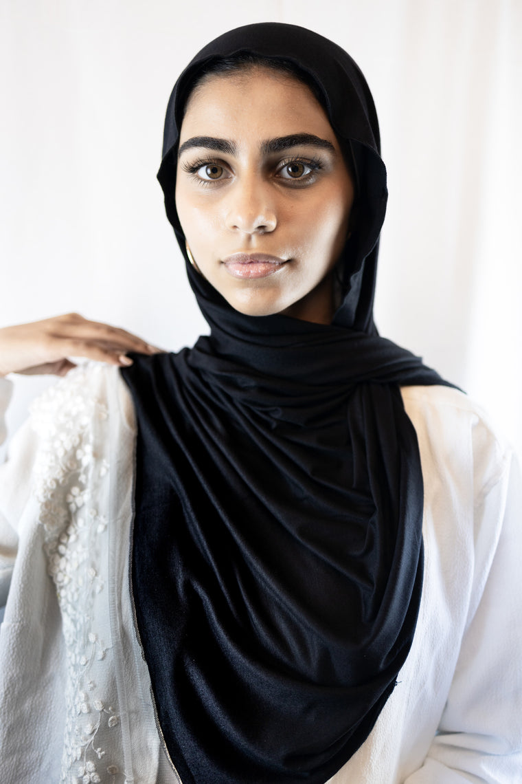 jersey hijab in black with white lace