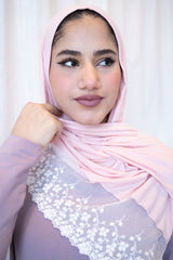jersey hijab in seashell pink with white lace