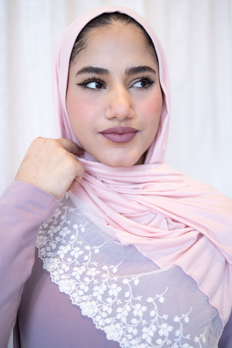 Jersey Lace Hijab - Seashell Pink
