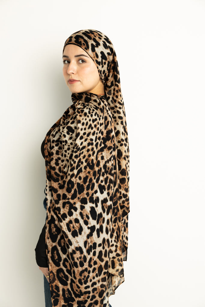 the Classic Leopard hijab modal cheetah print in standard size 