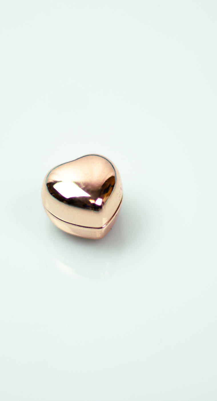 Glossed Magnetic Heart Pin - Rose Gold