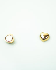 glossed heart shaped magnetic pin in gold