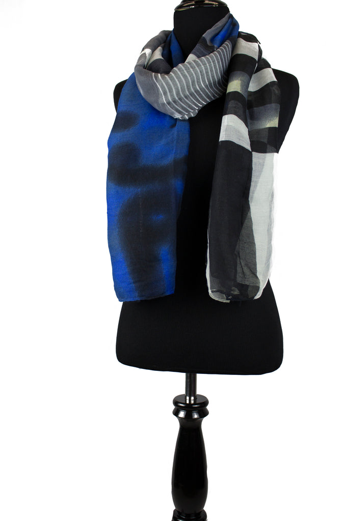 print hijab with abstract designs in blue black and white