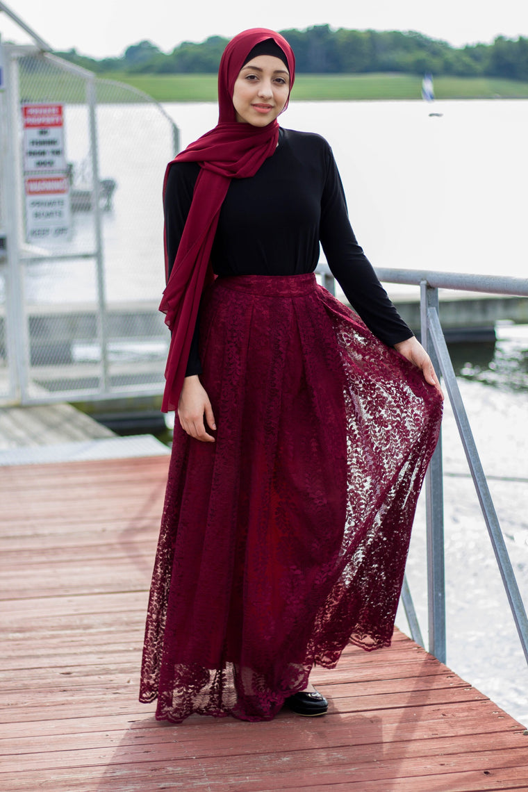 High-Waisted Lace Maxi Skirt - Maroon